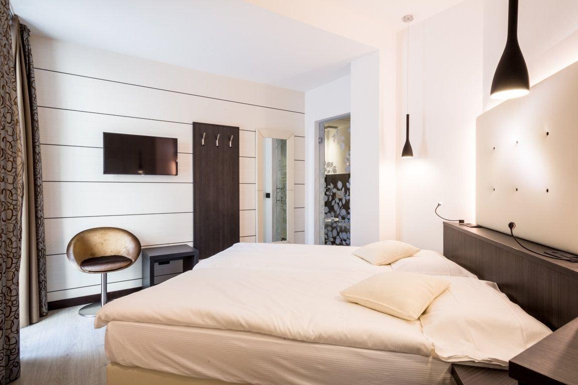Hotel Pace Torri Del Benaco Ngoại thất bức ảnh