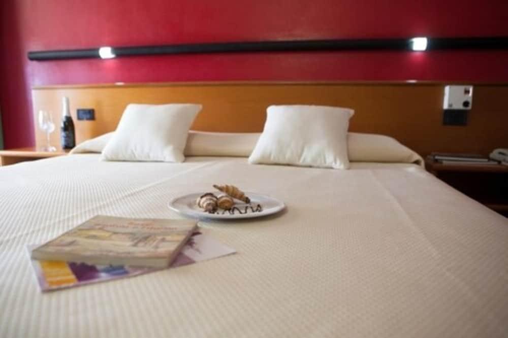 Hotel Pace Torri Del Benaco Ngoại thất bức ảnh